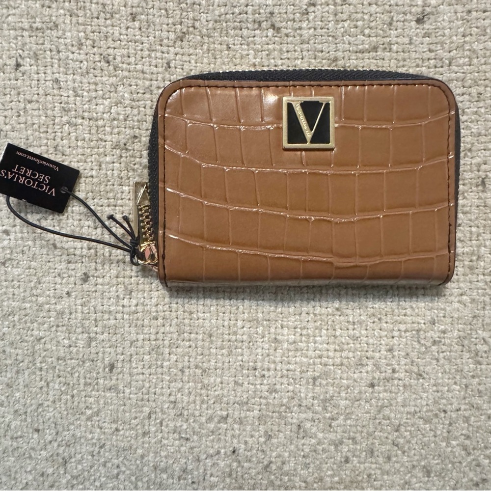 NWT Victoria’s Secret Croc Embossed Wallet